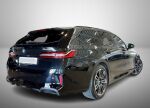 BMW 530 2026 Musta (Black Sapphire Metallic)