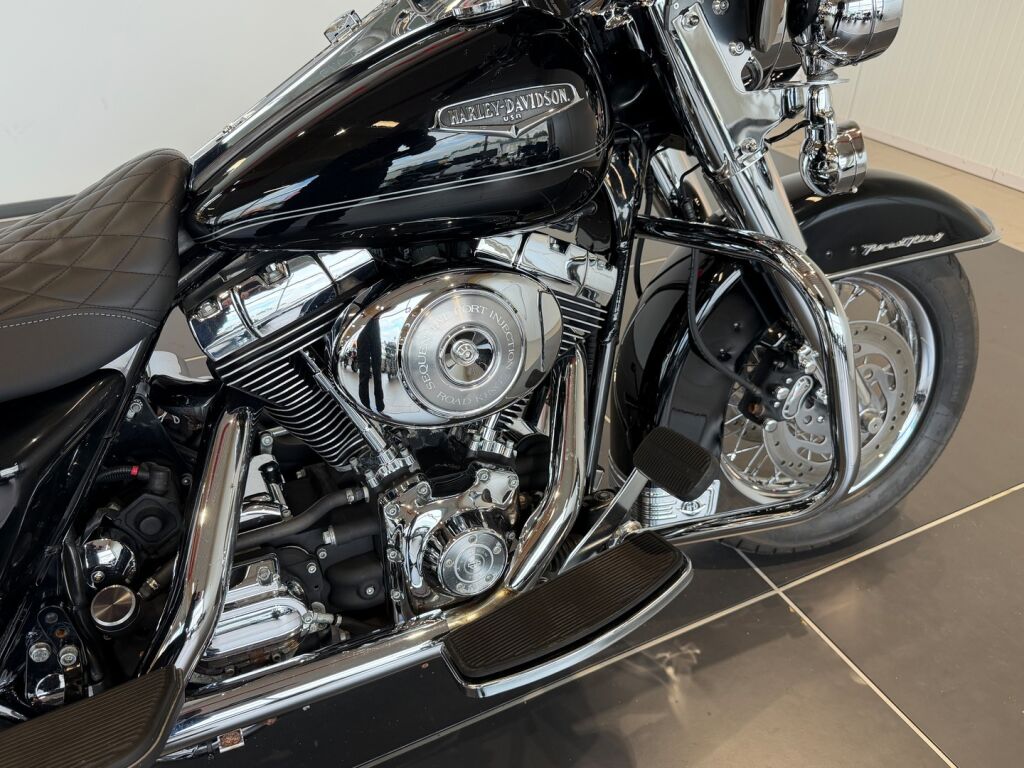 Harley-davidson TOURING 2005 Musta