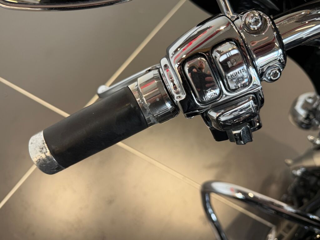 Harley-davidson TOURING 2005 Musta