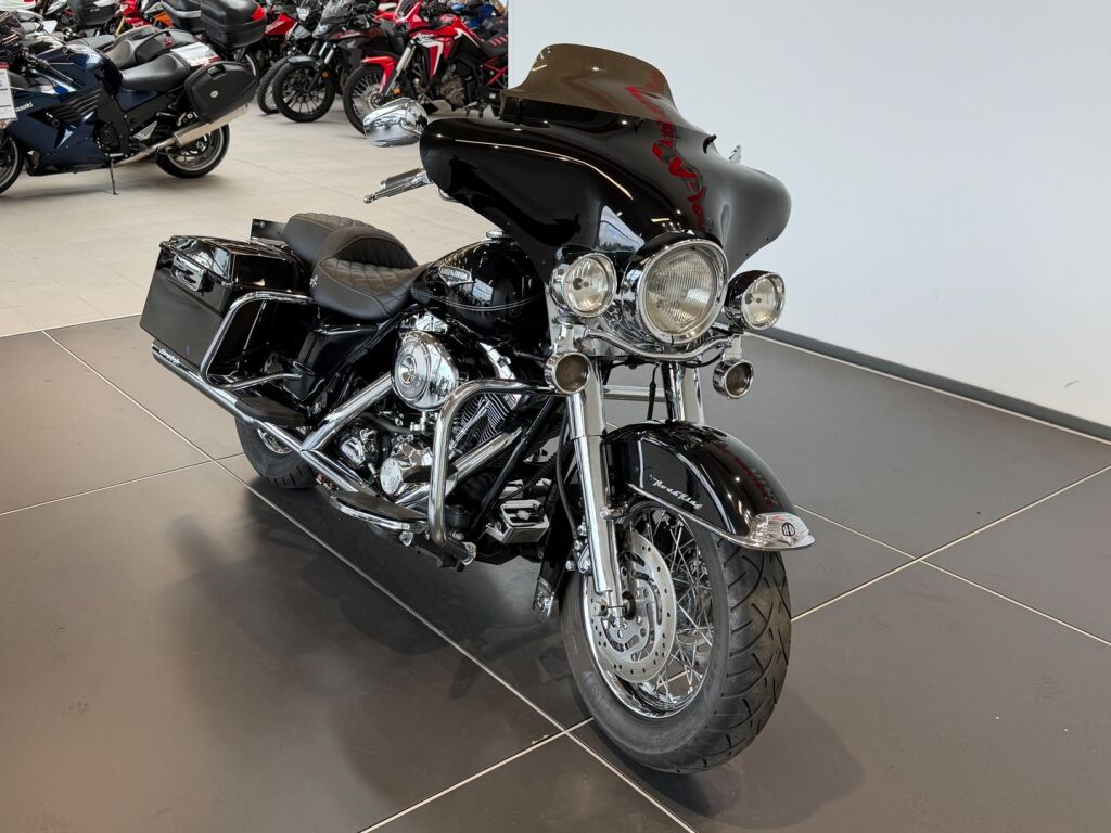 Harley-davidson TOURING 2005 Musta