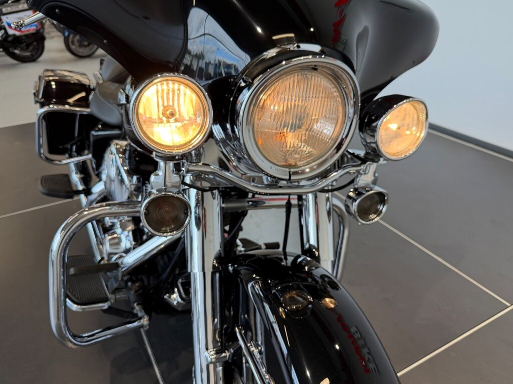 Harley-davidson TOURING 2005 Musta