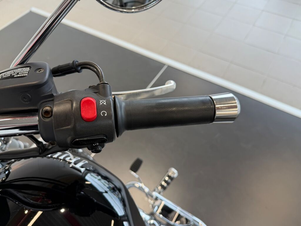 Triumph ROCKET III 2004 Musta
