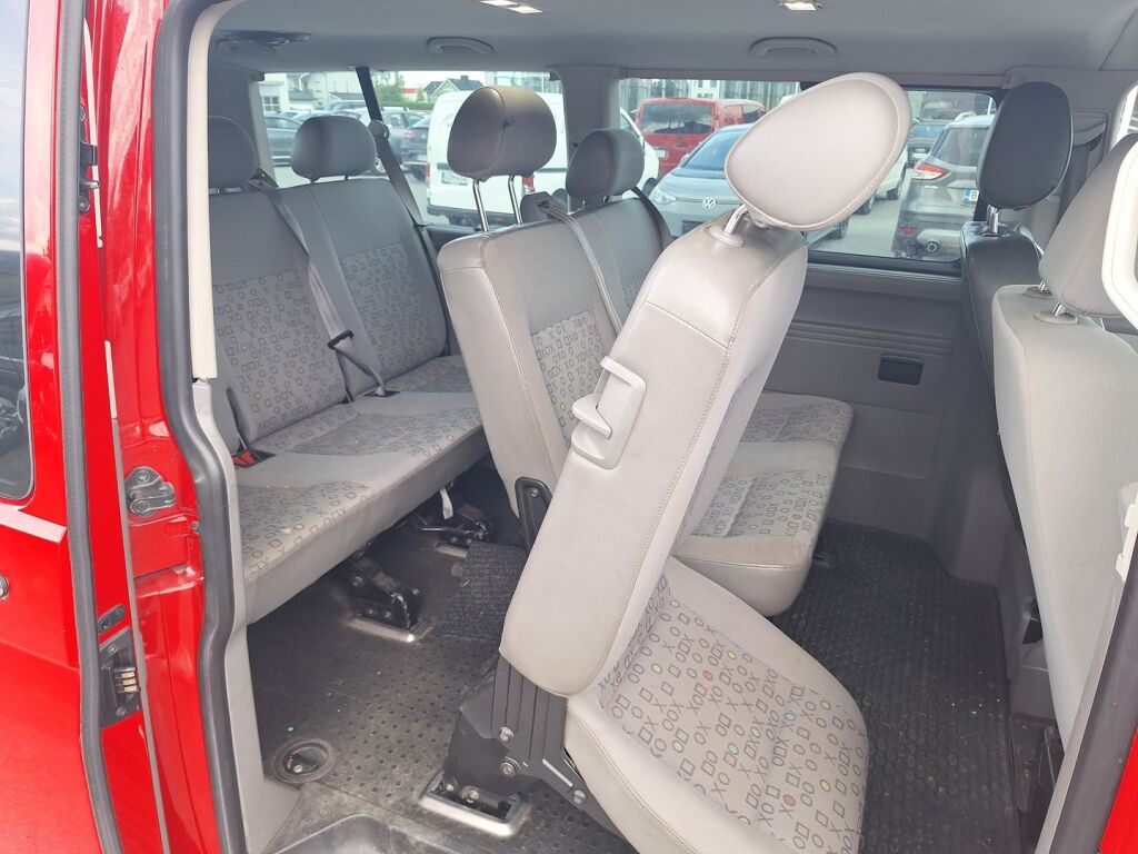 Volkswagen Transporter 2004 Punainen