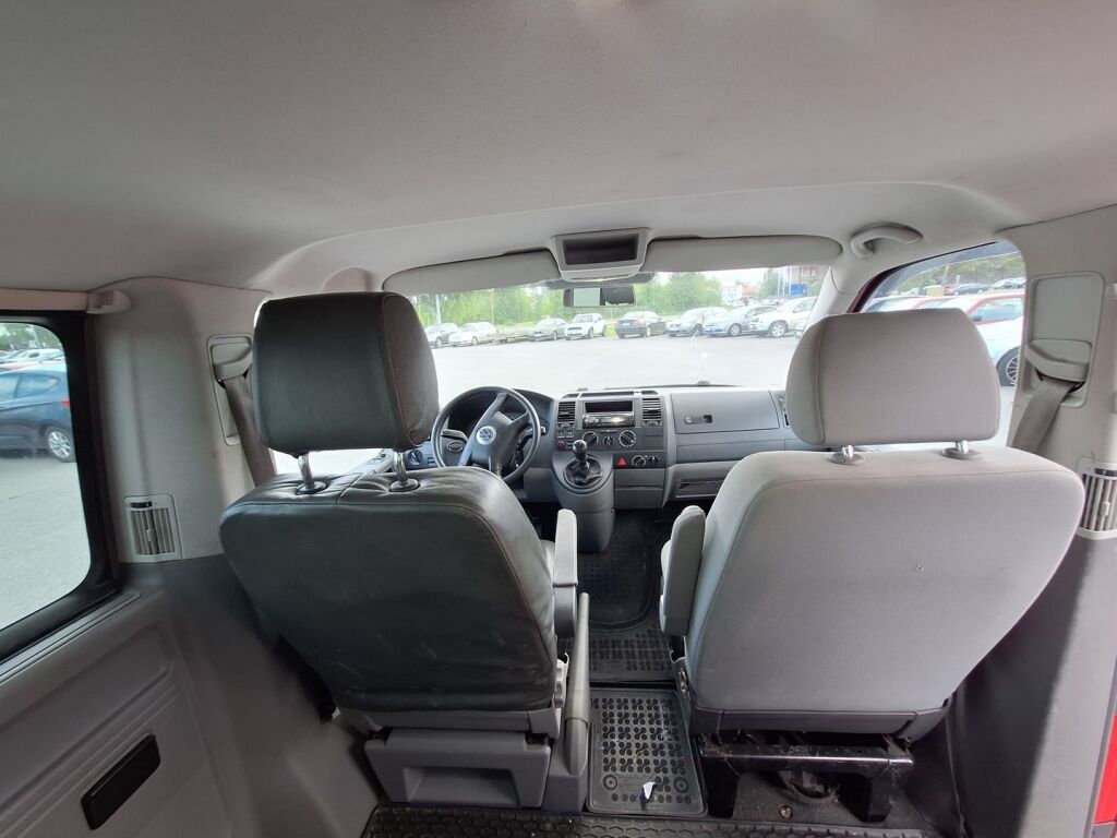 Volkswagen Transporter 2004 Punainen