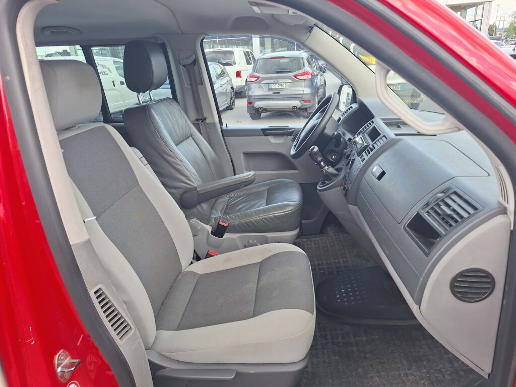 Volkswagen Transporter 2004 Punainen