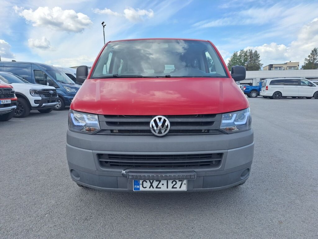 Volkswagen Transporter 2004 Punainen