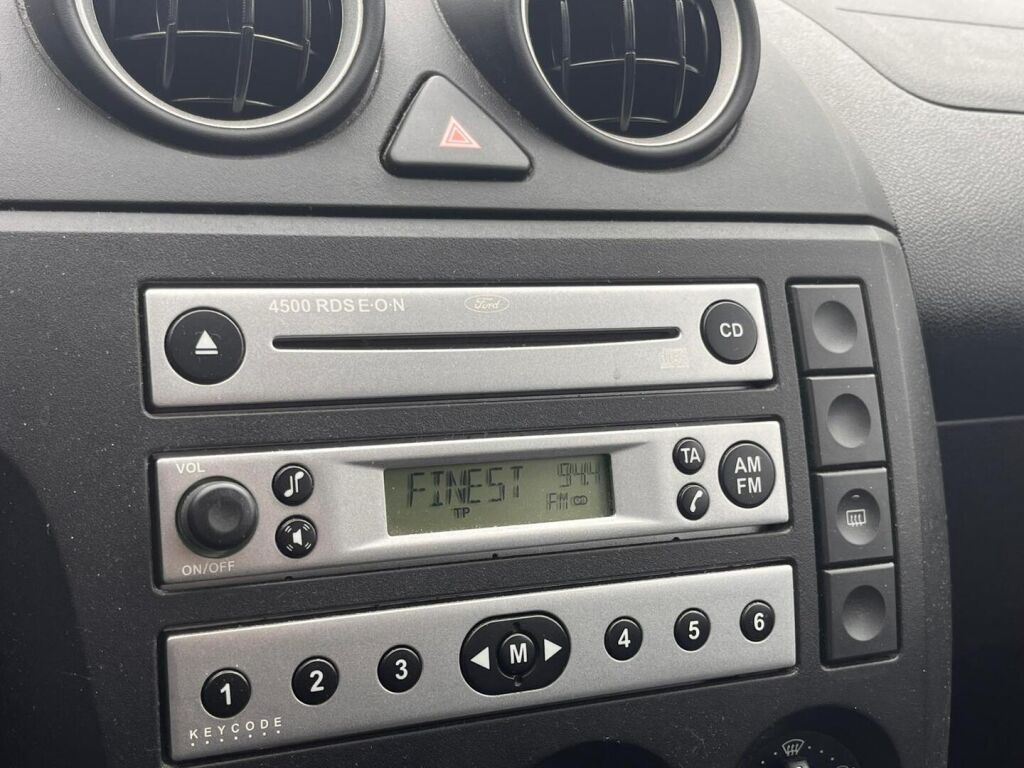 Ford Fiesta 2004 Sininen