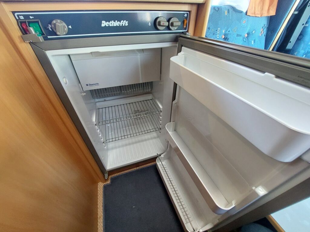 Dethleffs Advantage T 5801 2004 Valkoinen
