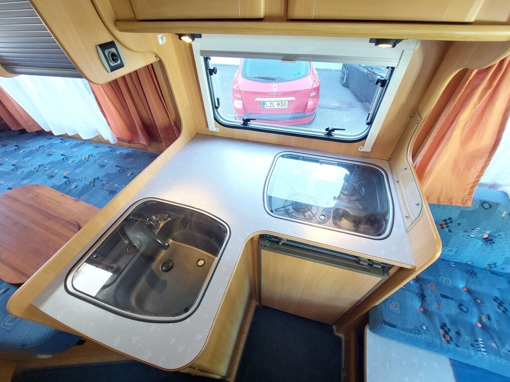 Dethleffs Advantage T 5801 2004 Valkoinen