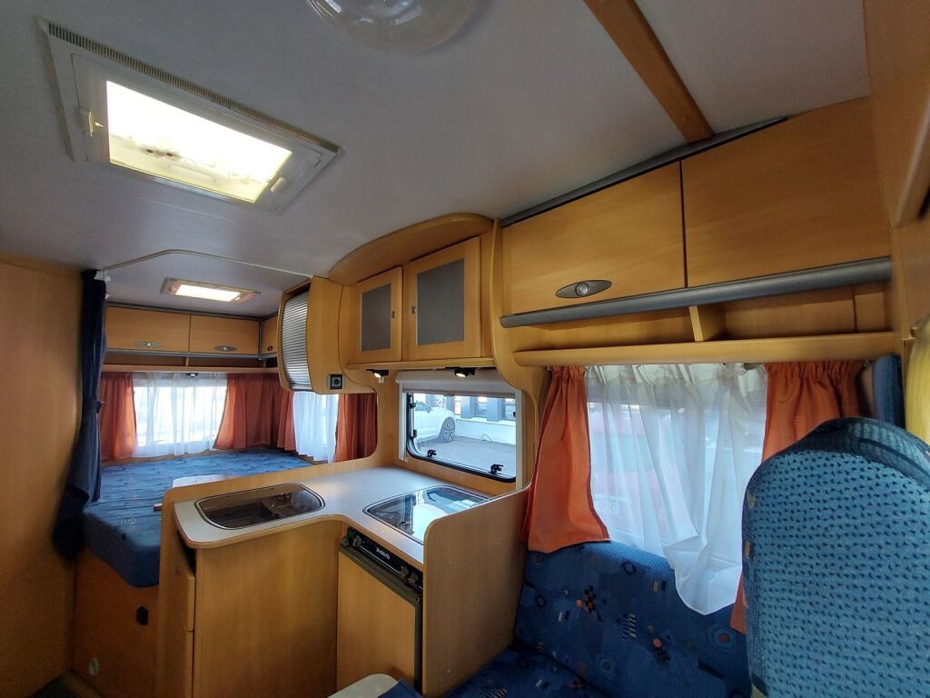 Dethleffs Advantage T 5801 2004 Valkoinen