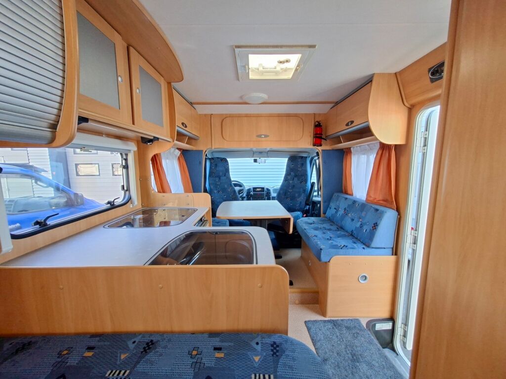 Dethleffs Advantage T 5801 2004 Valkoinen