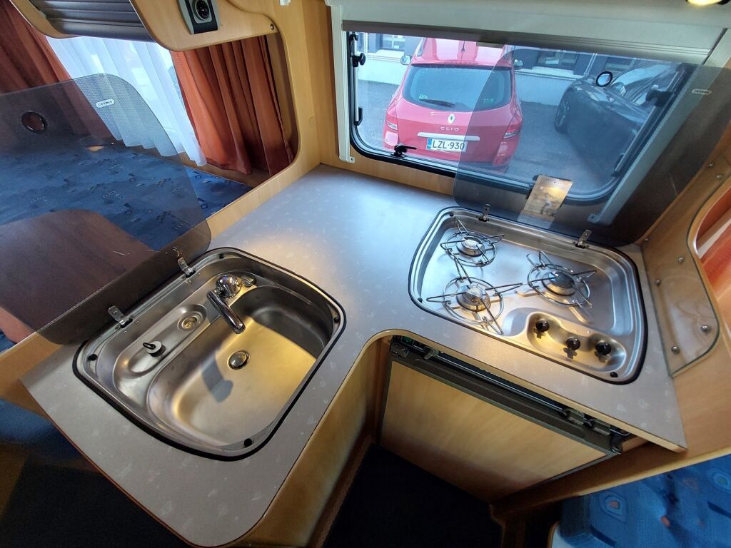 Dethleffs Advantage T 5801 2004 Valkoinen