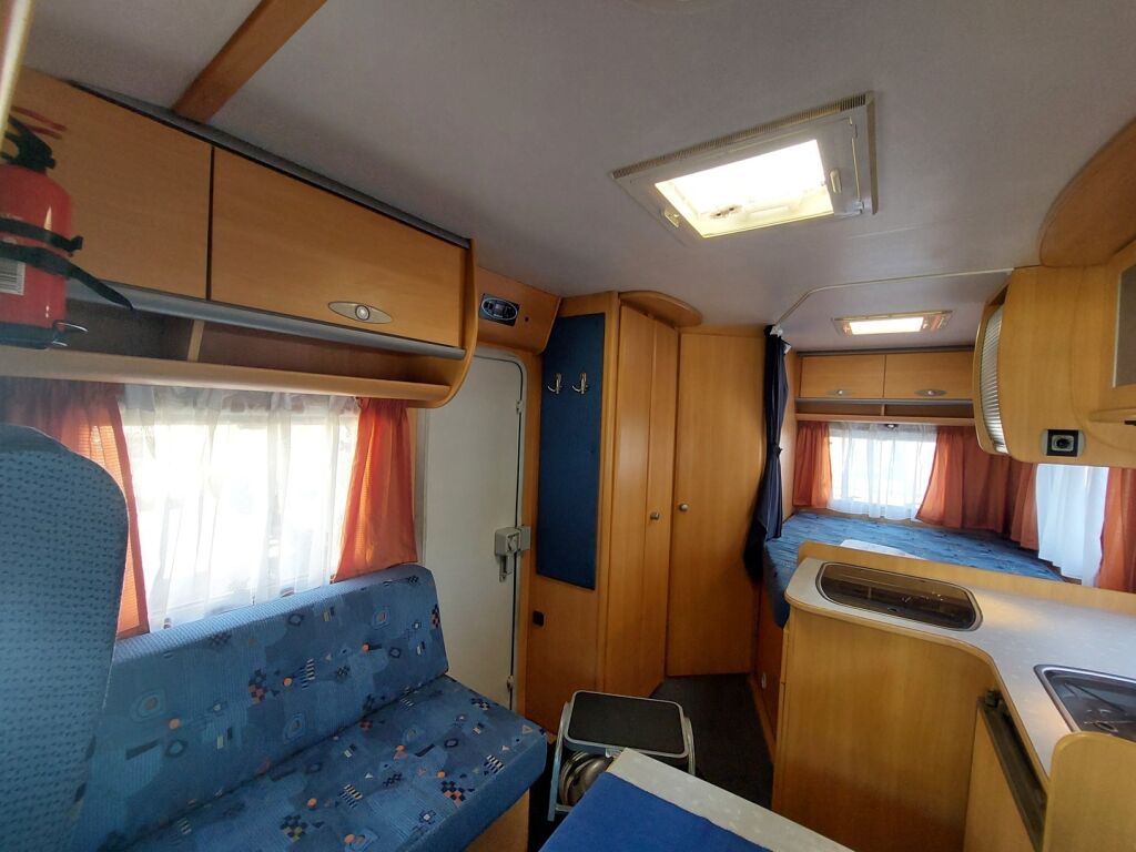Dethleffs Advantage T 5801 2004 Valkoinen