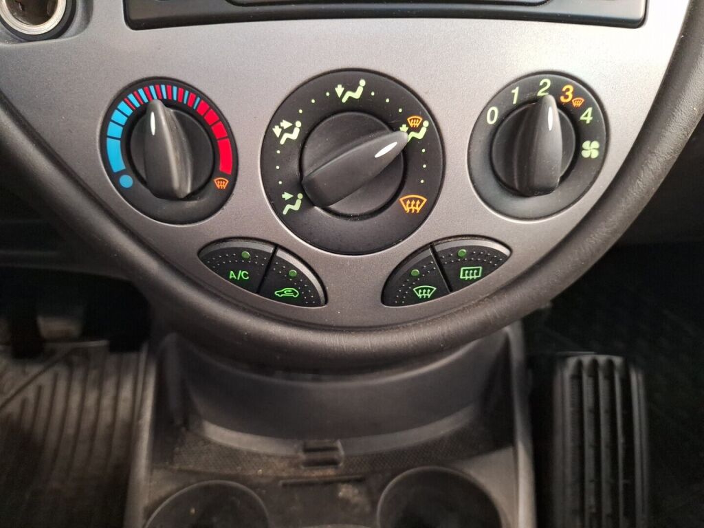 Ford Focus 2005 Harmaa