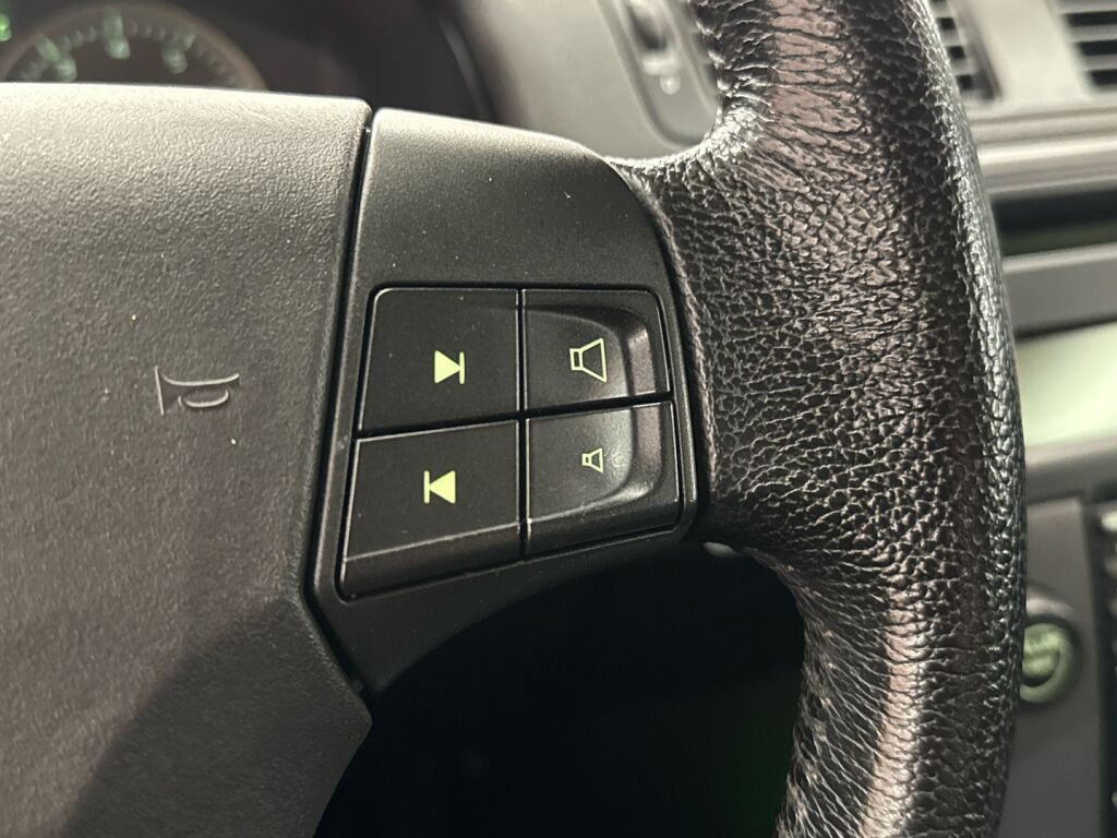 Volvo V50 2005 Punainen