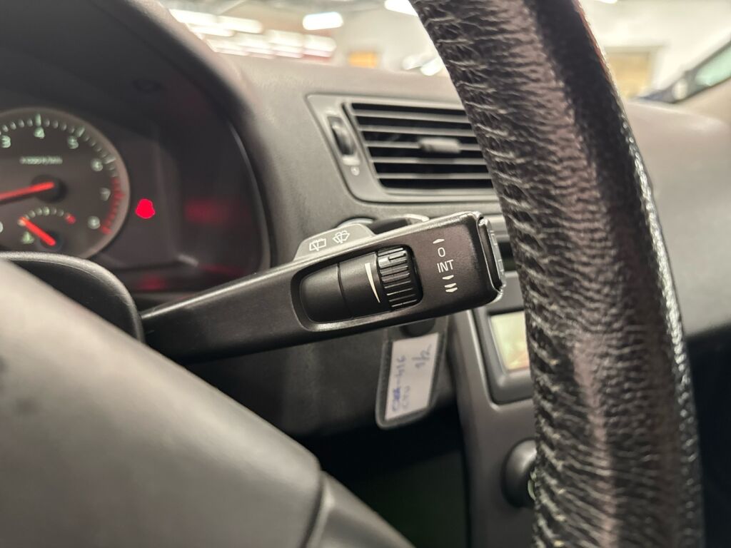 Volvo V50 2005 Punainen