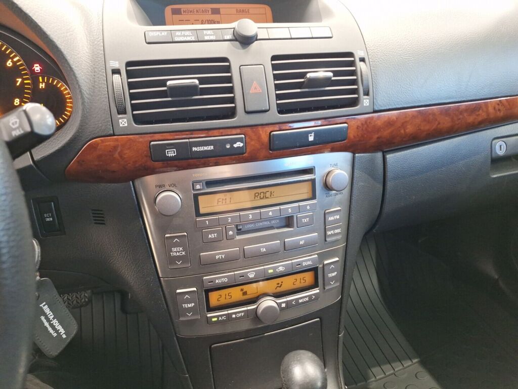 Toyota Avensis 2006 Hopea