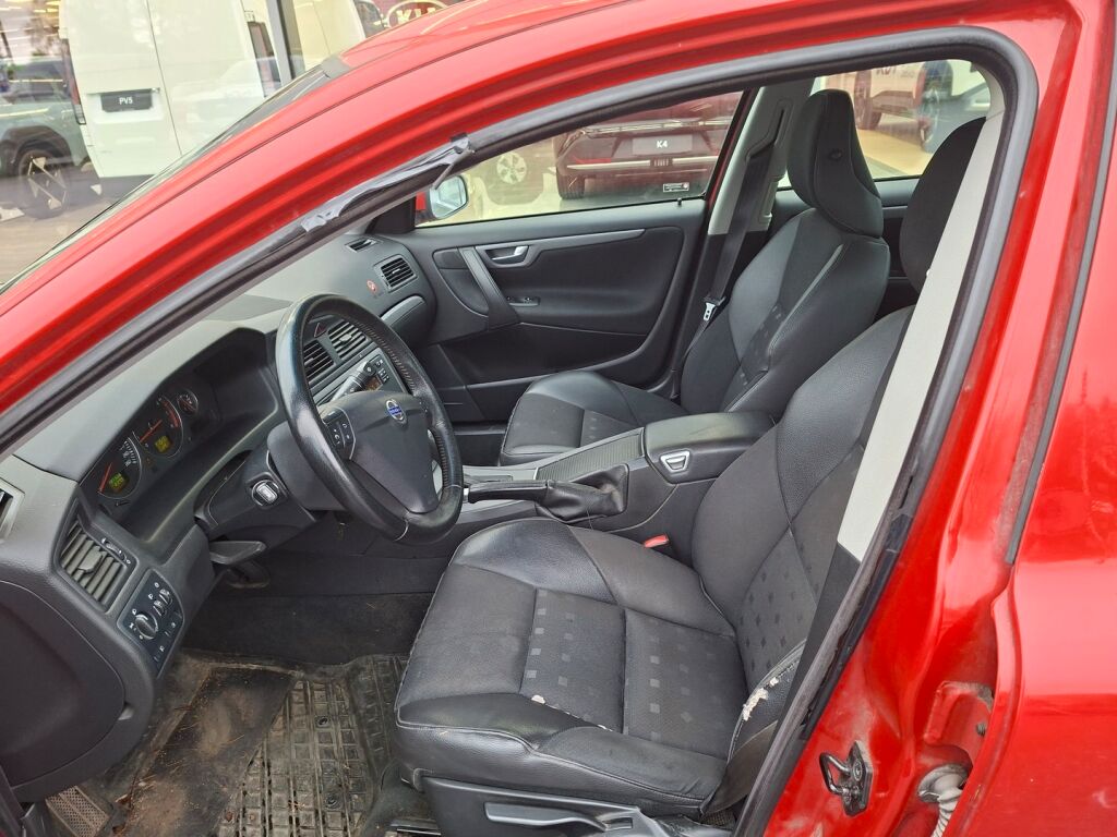 Volvo S60 2006 Punainen