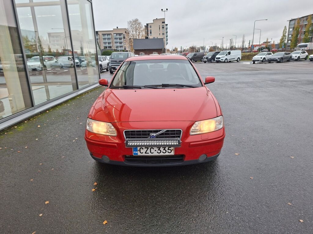 Volvo S60 2006 Punainen