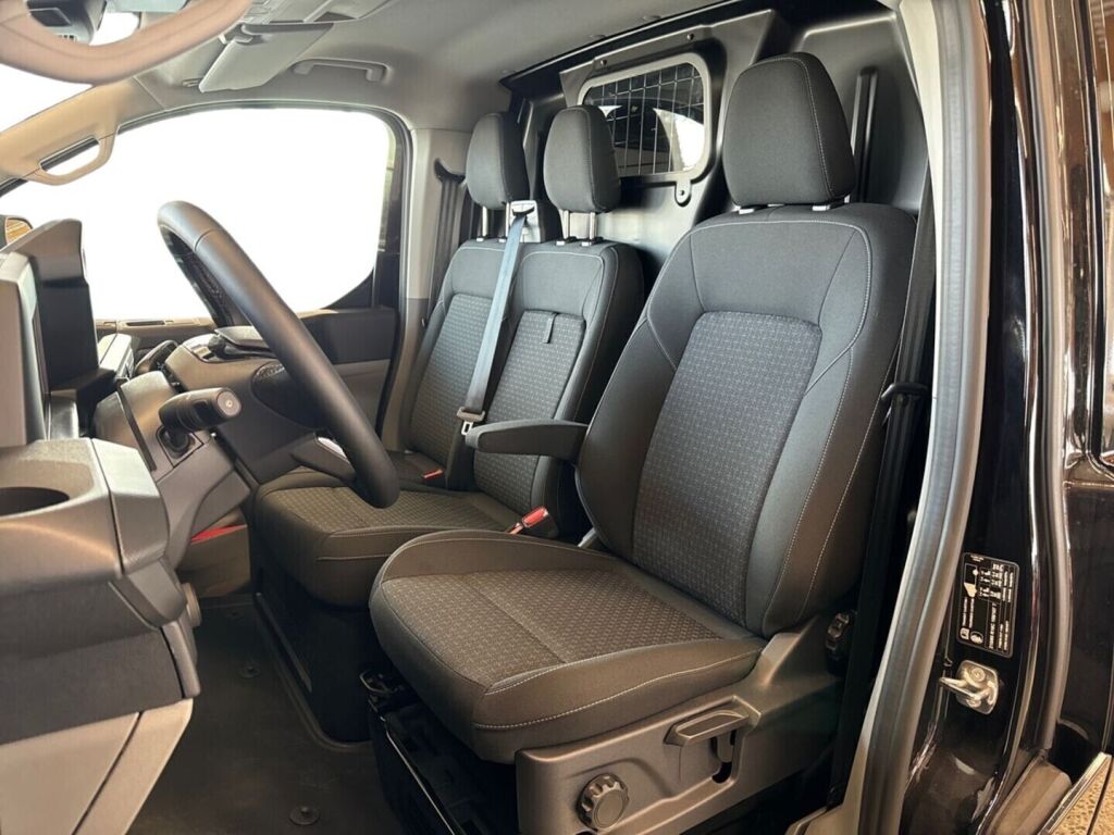 Ford Transit Custom 2026 Agate Black