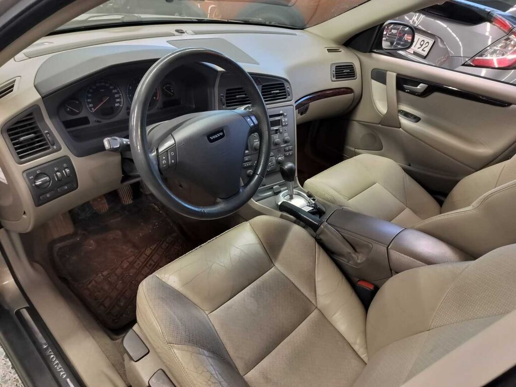 Volvo S60 2002 Ruskea (beige)