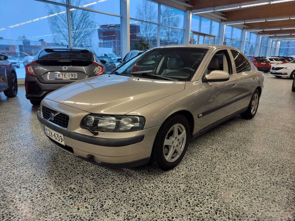 Volvo S60 2002 Ruskea (beige)