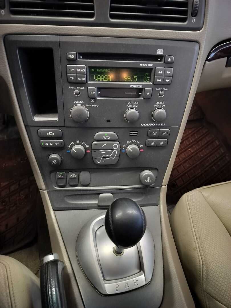 Volvo S60 2002 Ruskea (beige)