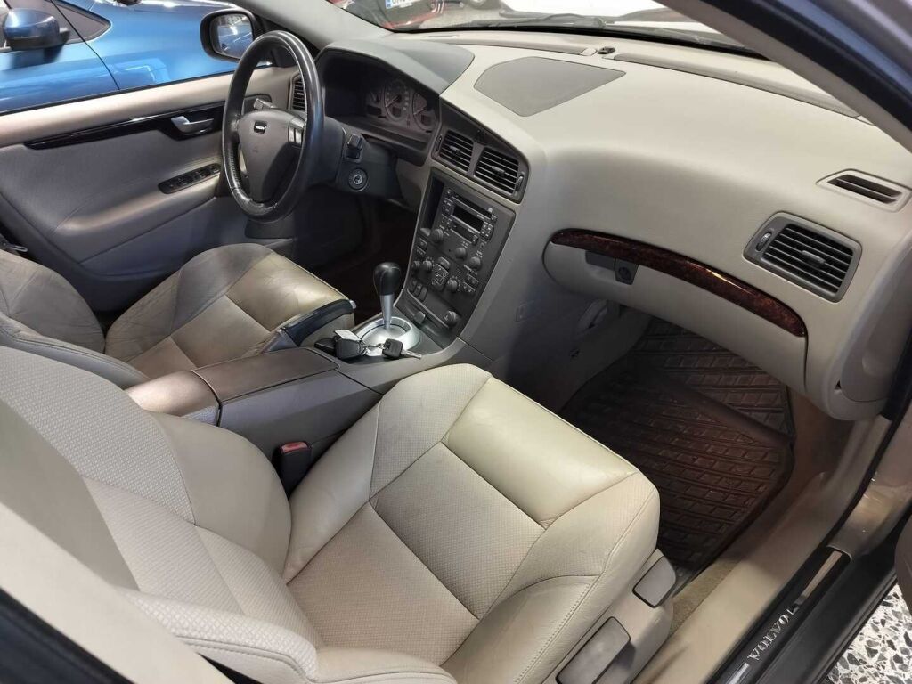 Volvo S60 2002 Ruskea (beige)