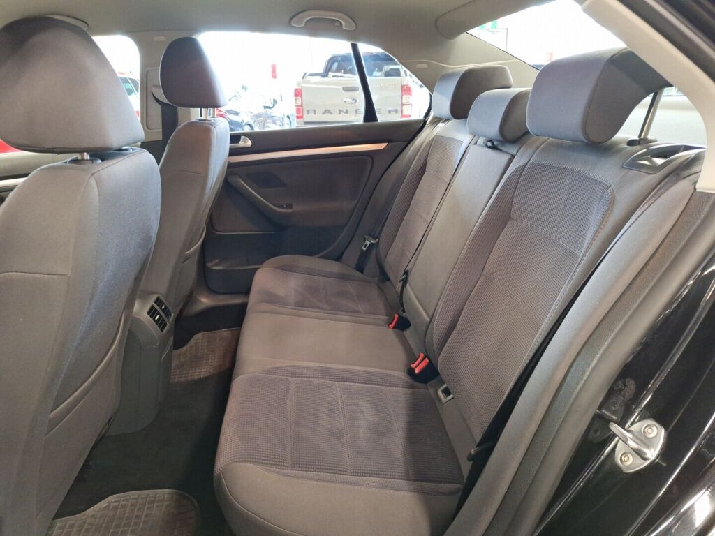 Volkswagen Jetta 2008 Musta