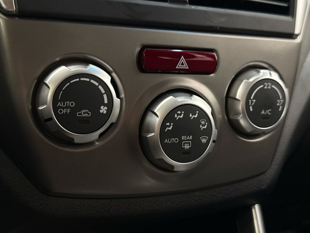 Subaru Forester 2009 Sininen