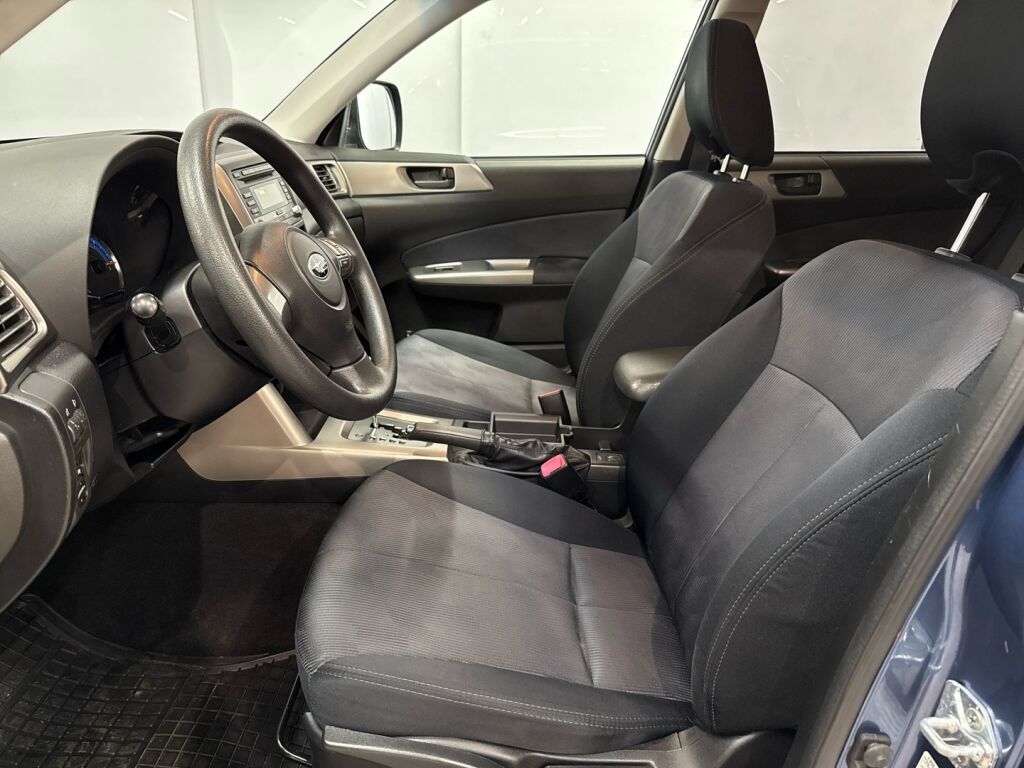 Subaru Forester 2009 Sininen