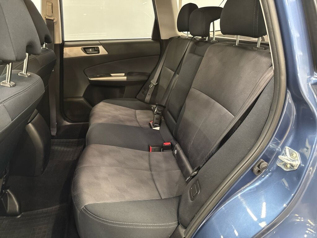 Subaru Forester 2009 Sininen