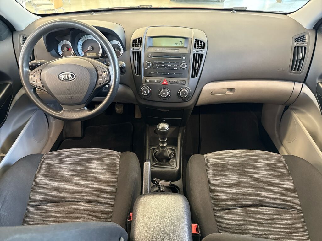 Kia Ceed 2007 Punainen
