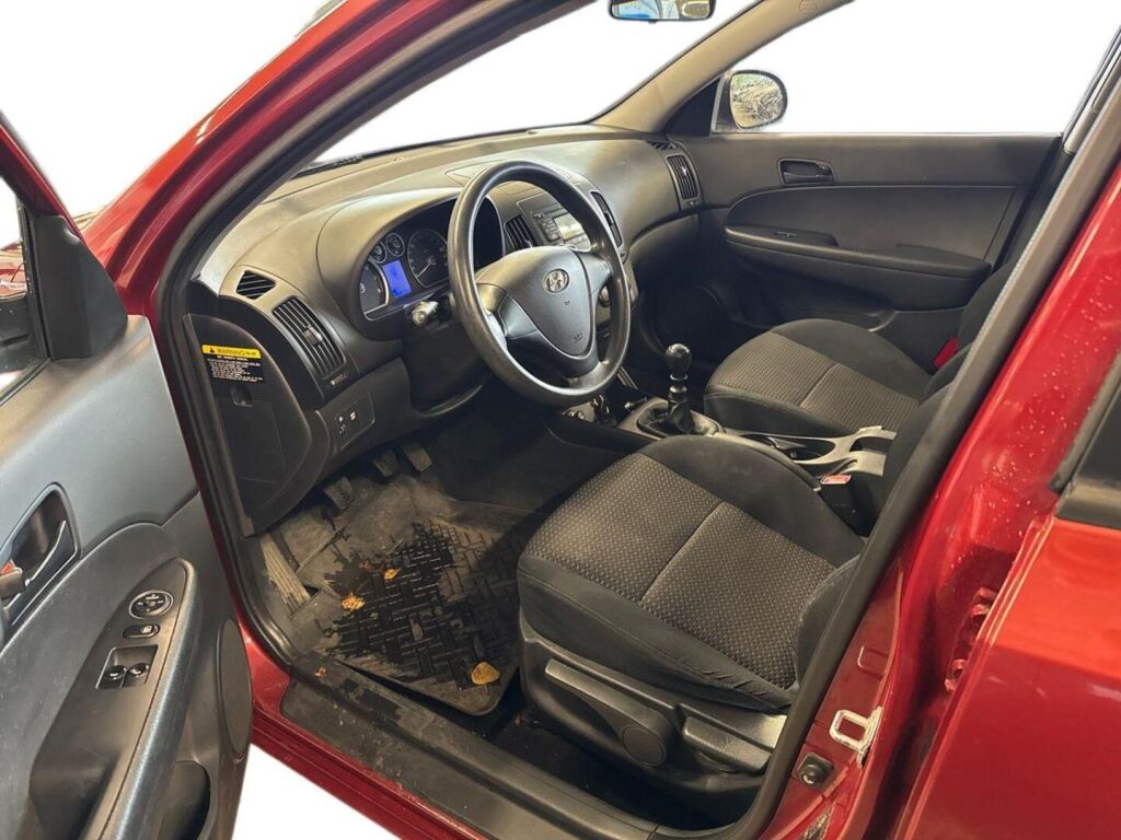 Hyundai i30 1,6 Wagon Classic 2008, kuva 7/28