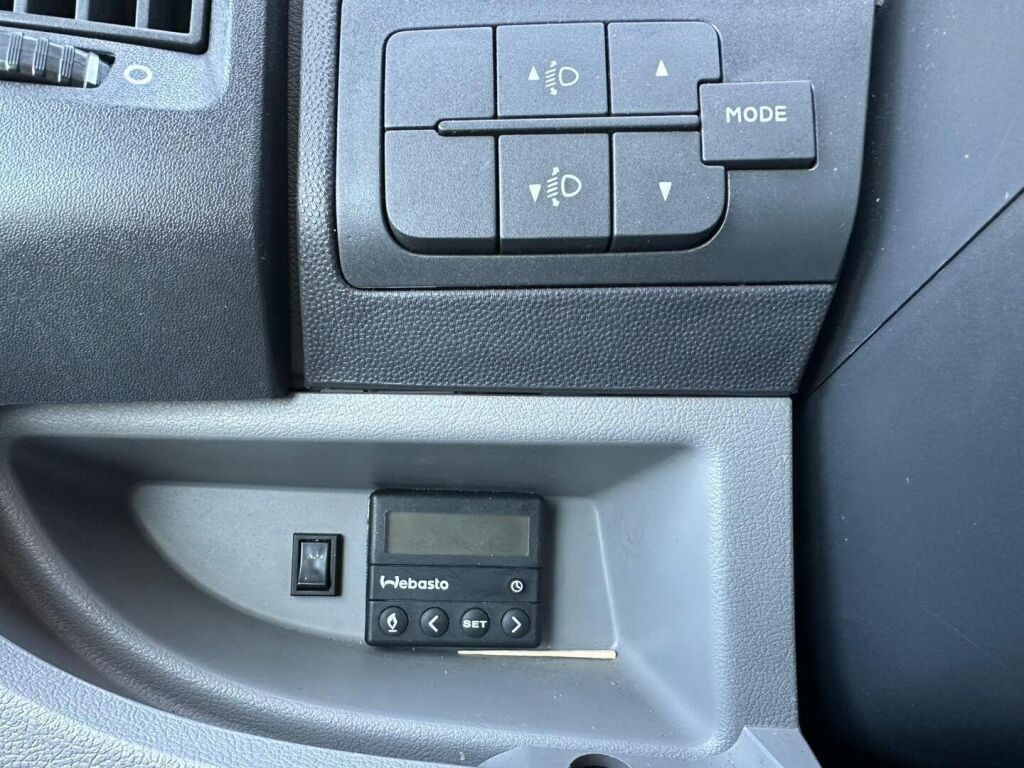 Dethleffs Globebus T 002 2007 Valkoinen