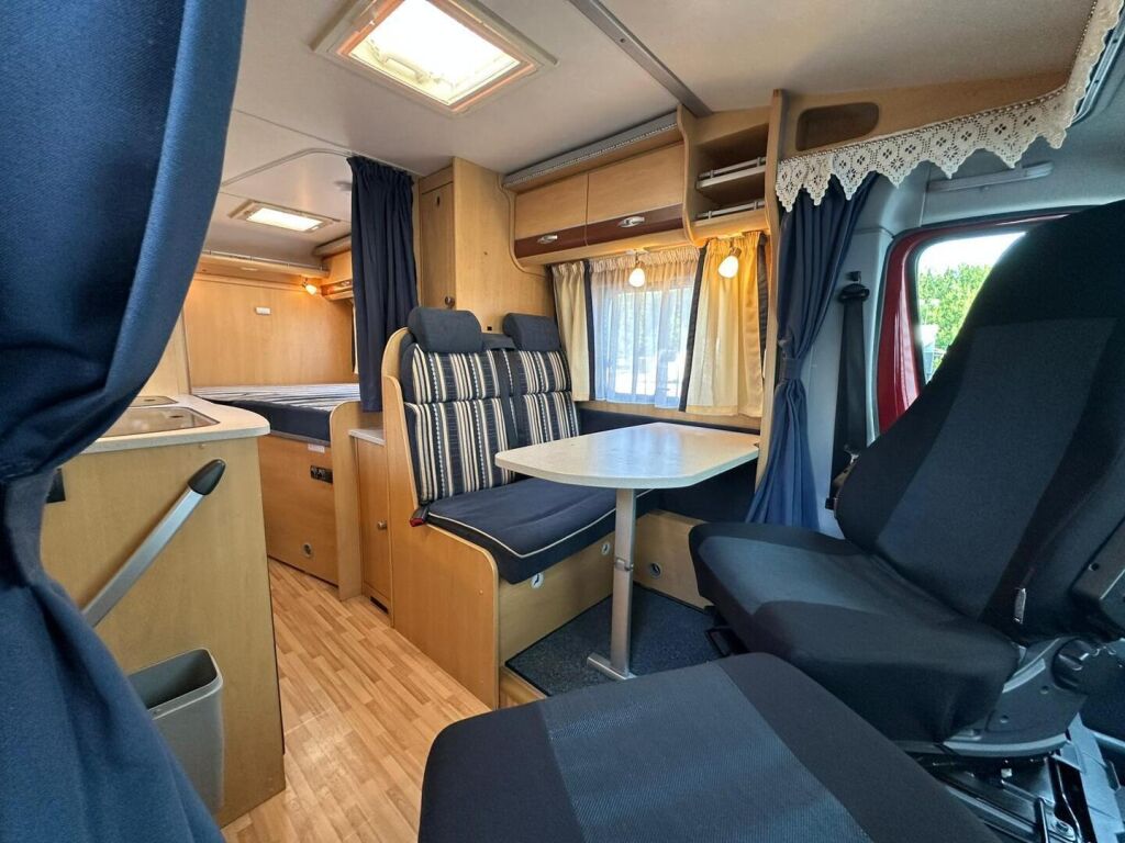 Dethleffs Globebus T 002 2007 Valkoinen