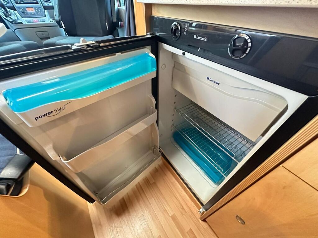 Dethleffs Globebus T 002 2007 Valkoinen