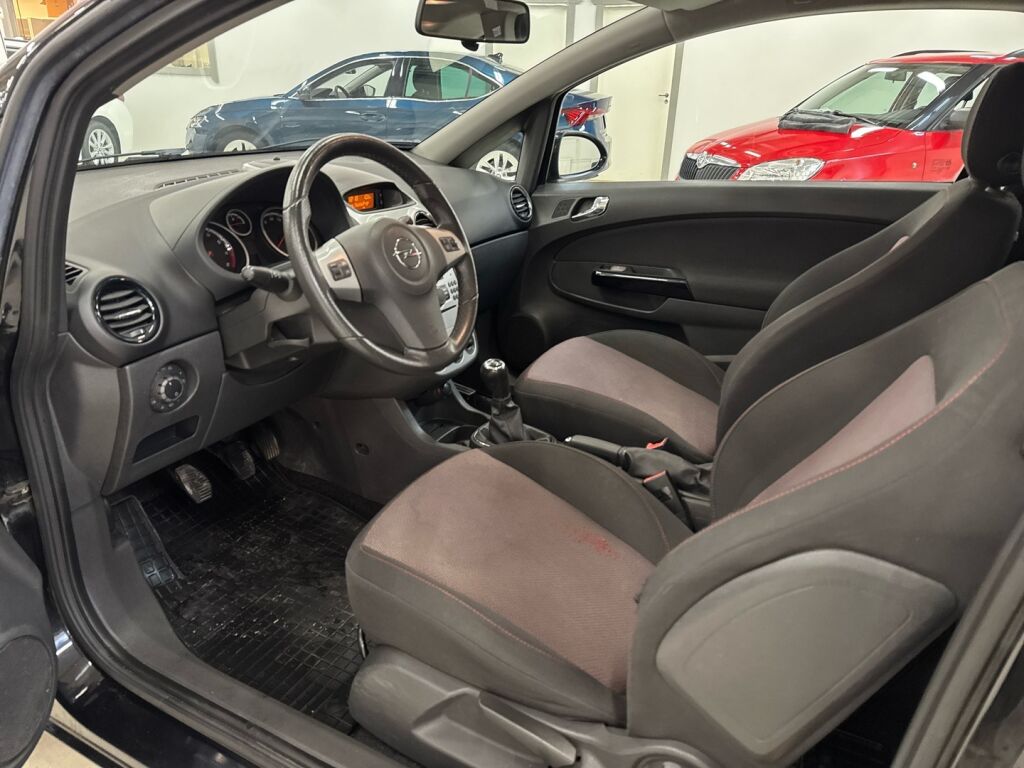 Opel Corsa 2007 Musta