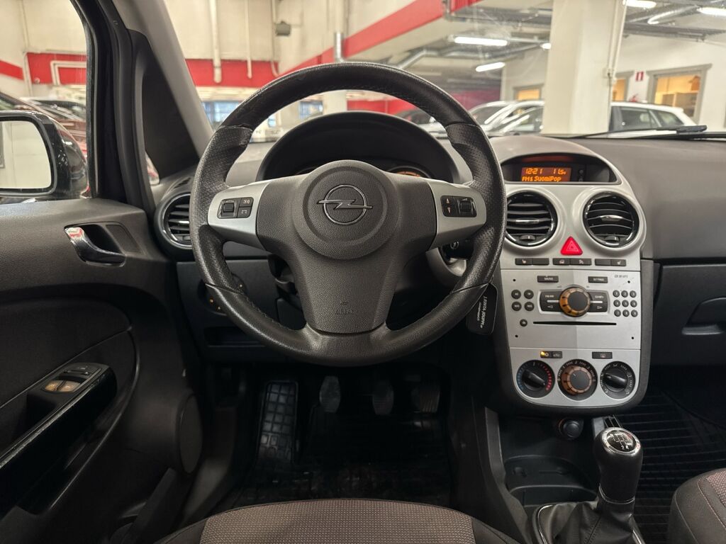 Opel Corsa 2007 Musta