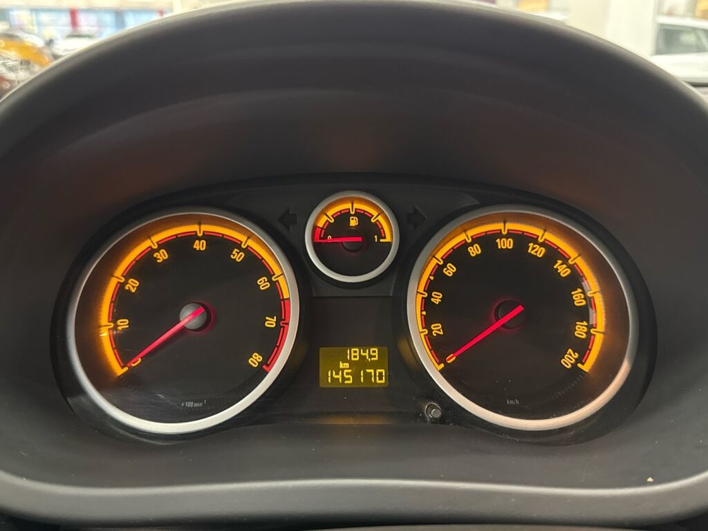 Opel Corsa 2007 Musta