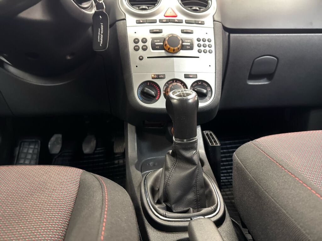 Opel Corsa 2007 Musta
