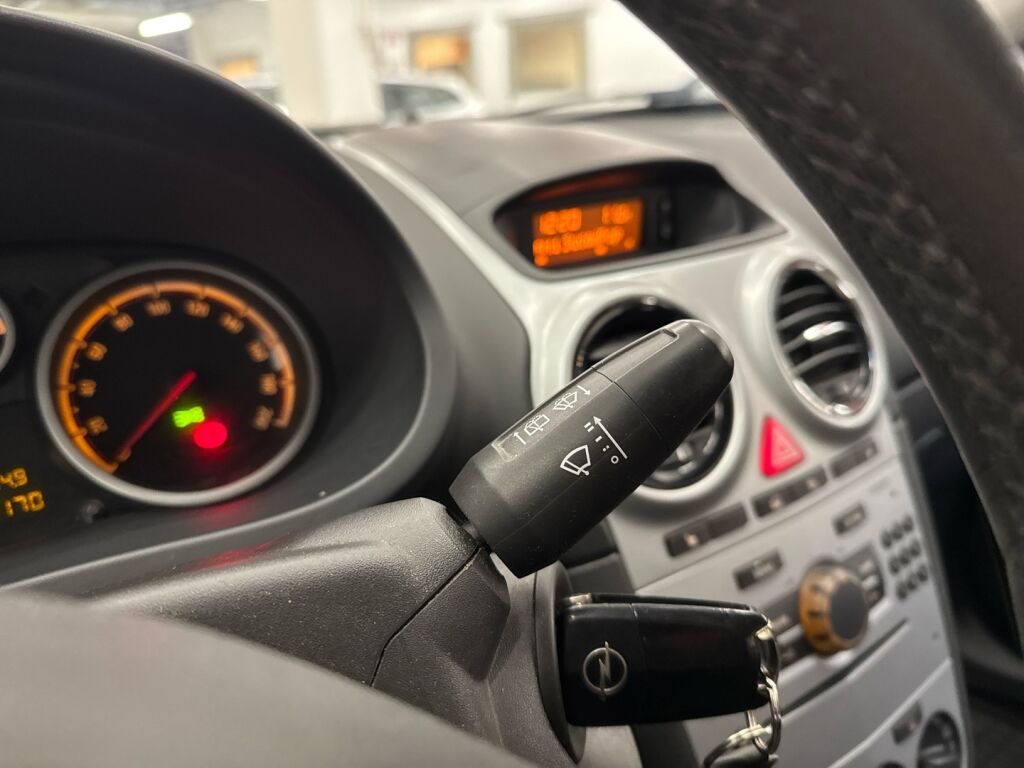 Opel Corsa 2007 Musta