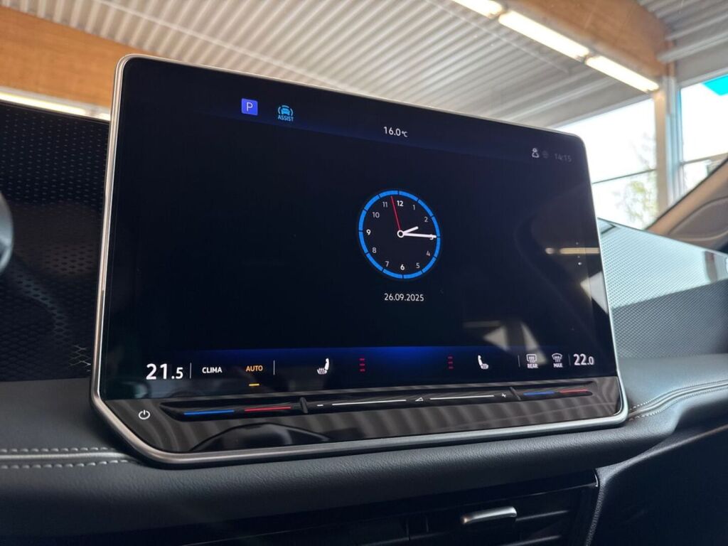 Volkswagen Passat 2024 Sininen