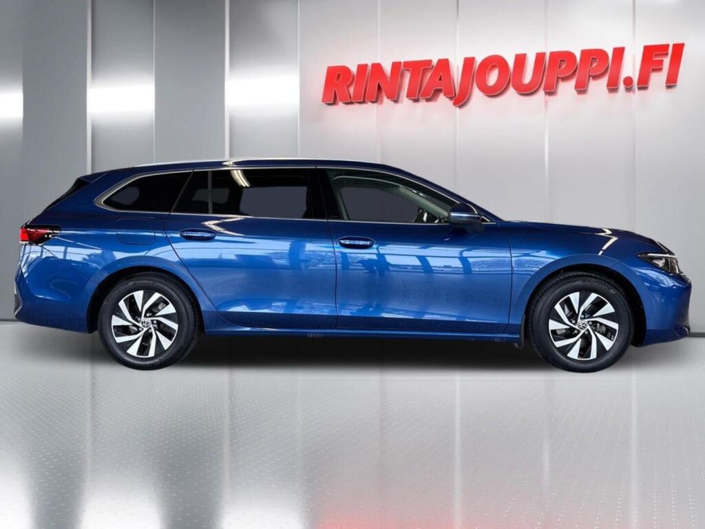 Volkswagen Passat 2024 Sininen