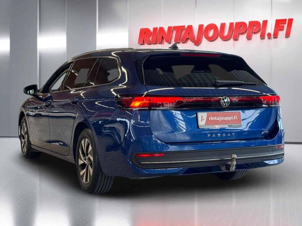 Volkswagen Passat 2024 Sininen