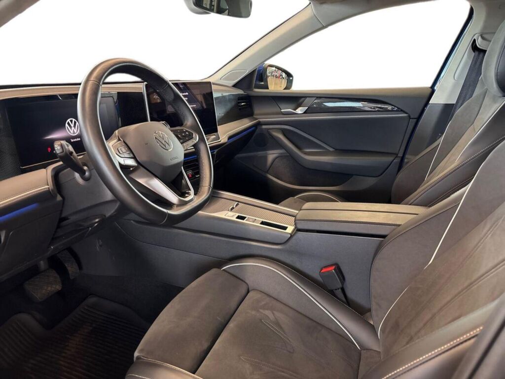 Volkswagen PASSAT 2025 Sininen