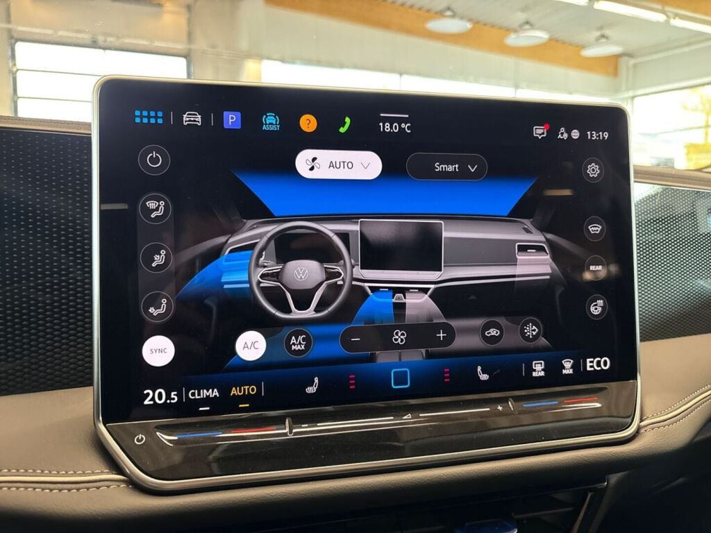 Volkswagen PASSAT 2025 Sininen