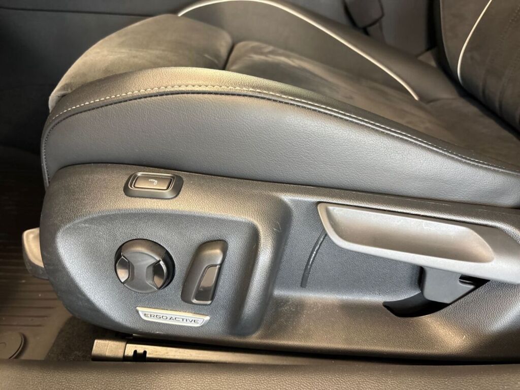 Volkswagen PASSAT 2025 Sininen