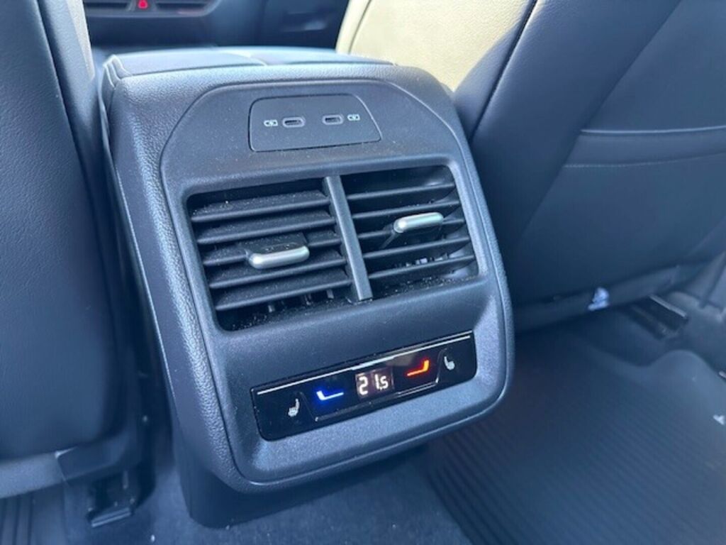 Volkswagen PASSAT 2025 Sininen