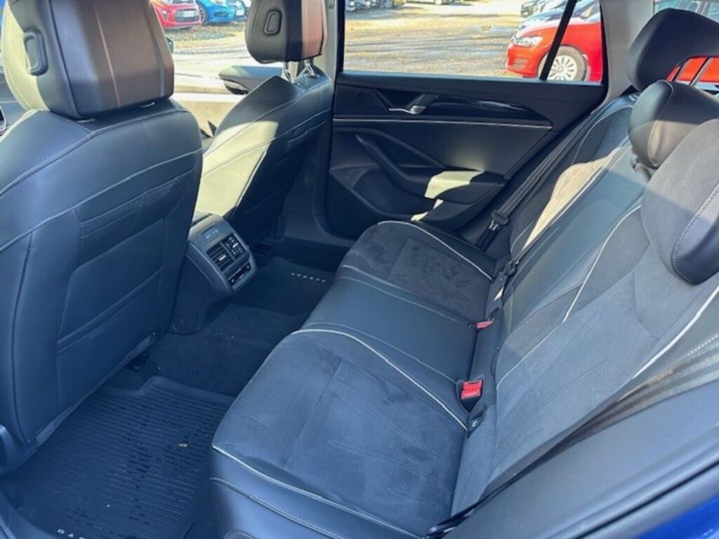 Volkswagen PASSAT 2025 Sininen